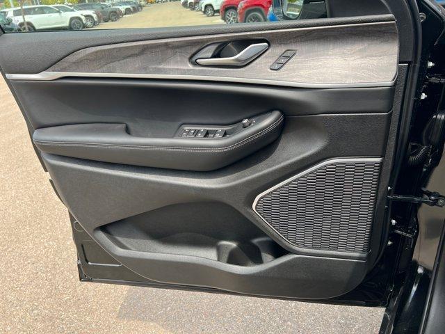 new 2025 Jeep Grand Cherokee car, priced at $48,772