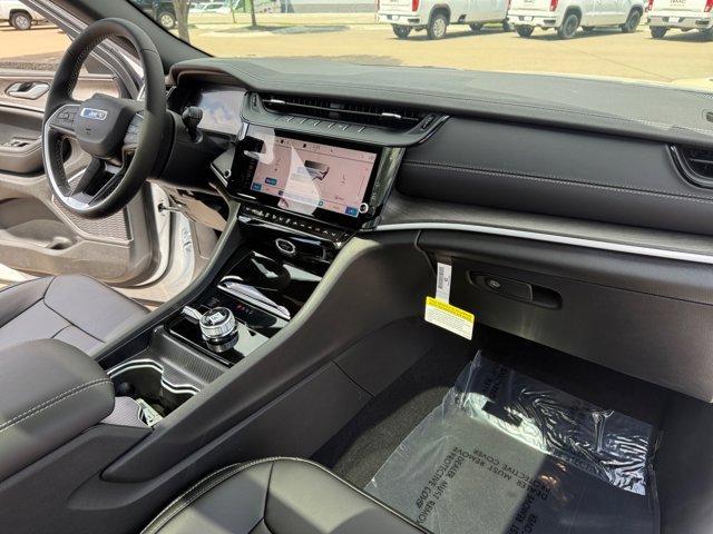 new 2026 Jeep Grand Cherokee car, priced at $43,183