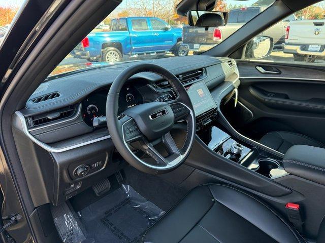 new 2025 Jeep Grand Cherokee car, priced at $41,441