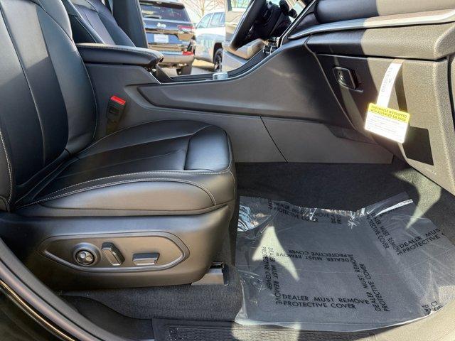 new 2025 Jeep Grand Cherokee car, priced at $41,441