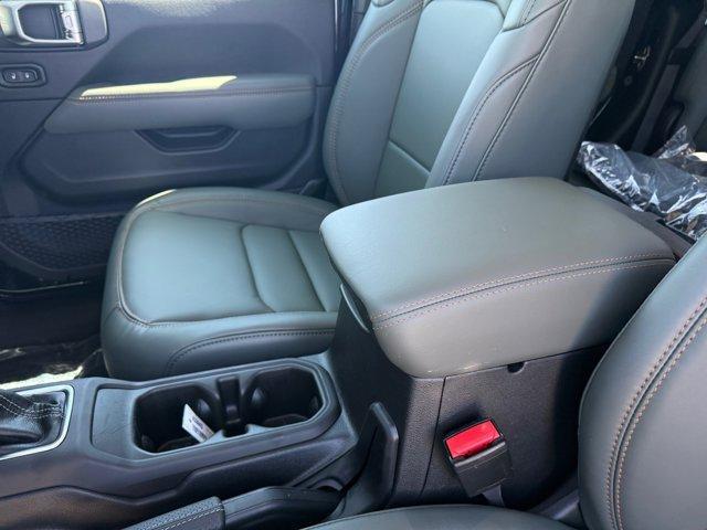 new 2026 Jeep Gladiator car, priced at $54,756