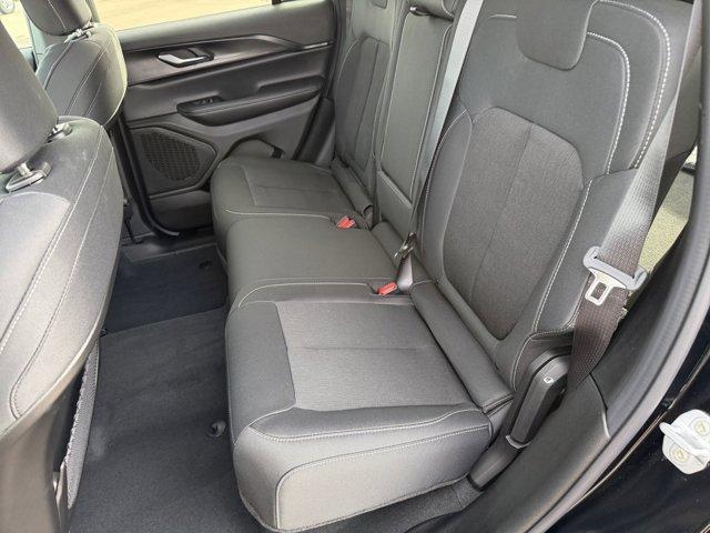 new 2026 Jeep Grand Cherokee car, priced at $43,245