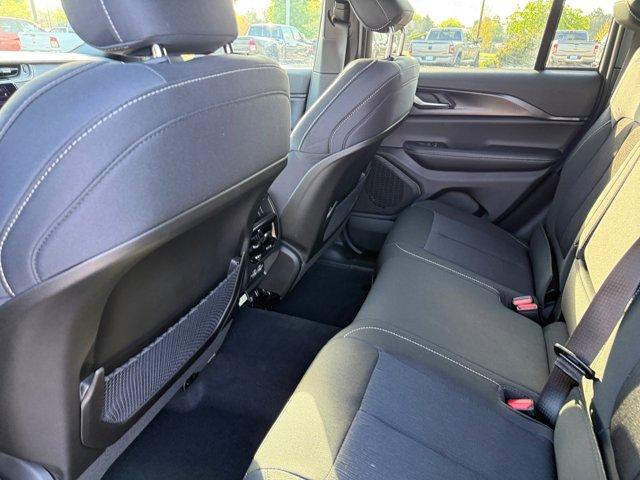 new 2026 Jeep Grand Cherokee car, priced at $38,604