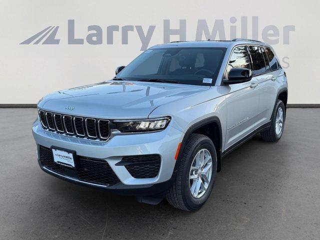 new 2025 Jeep Grand Cherokee car, priced at $35,656