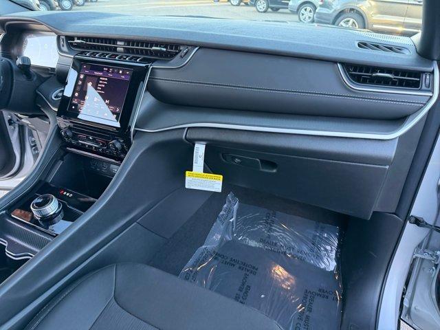 new 2025 Jeep Grand Cherokee car, priced at $35,656