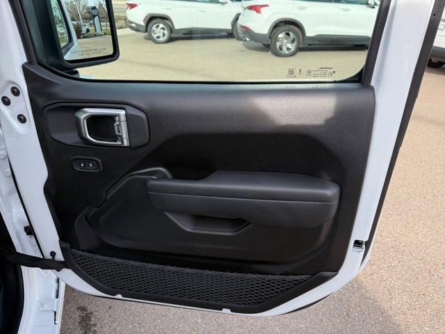 new 2026 Jeep Gladiator car, priced at $43,418