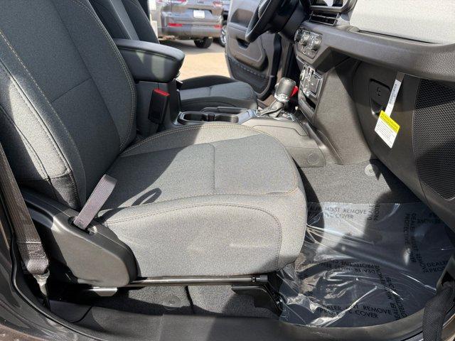 new 2026 Jeep Gladiator car, priced at $43,958