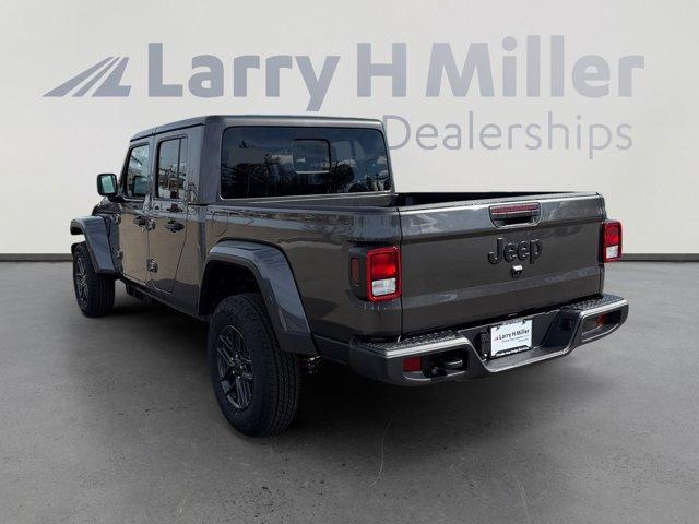 new 2026 Jeep Gladiator car, priced at $43,958