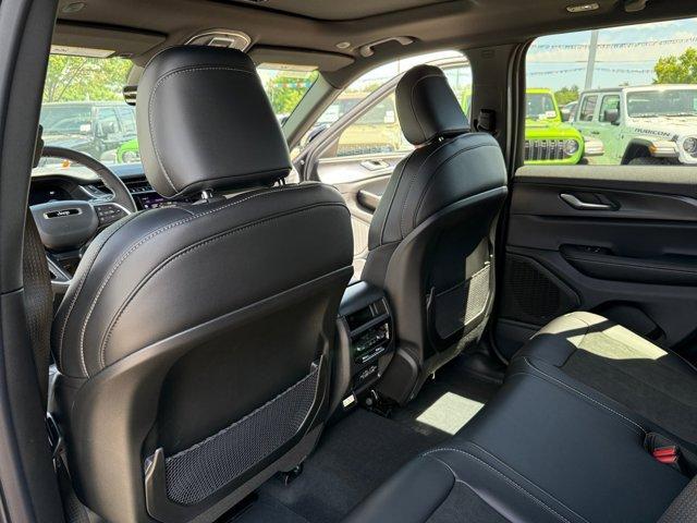 new 2025 Jeep Grand Cherokee car, priced at $39,628