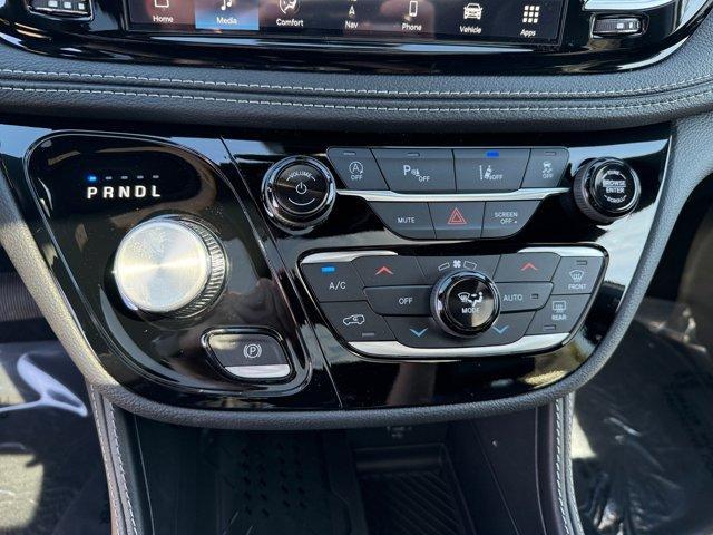 new 2026 Chrysler Pacifica car, priced at $55,781