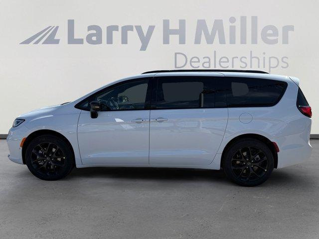 new 2026 Chrysler Pacifica car, priced at $55,781