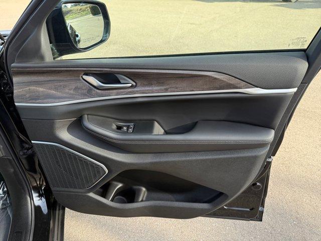 new 2025 Jeep Grand Cherokee car, priced at $53,955