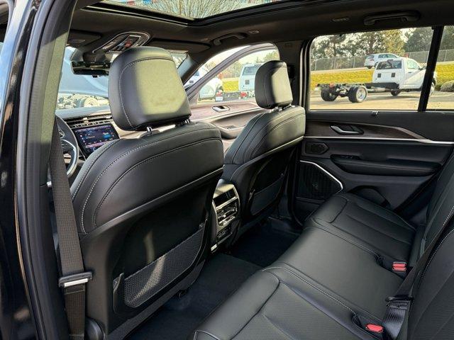 new 2025 Jeep Grand Cherokee car, priced at $53,955