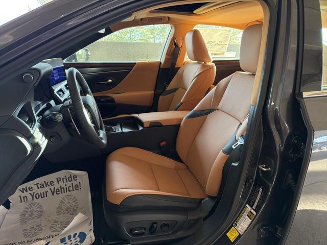 new 2025 Lexus ES 350 car, priced at $54,300