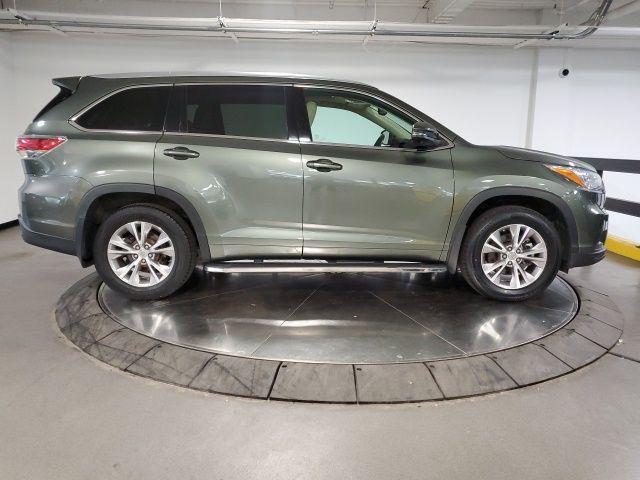 used 2015 Toyota Highlander car, priced at $16,498