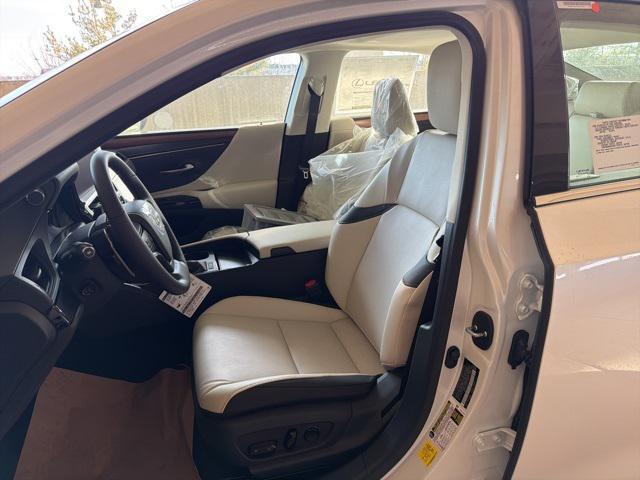 new 2025 Lexus ES 350 car, priced at $48,344