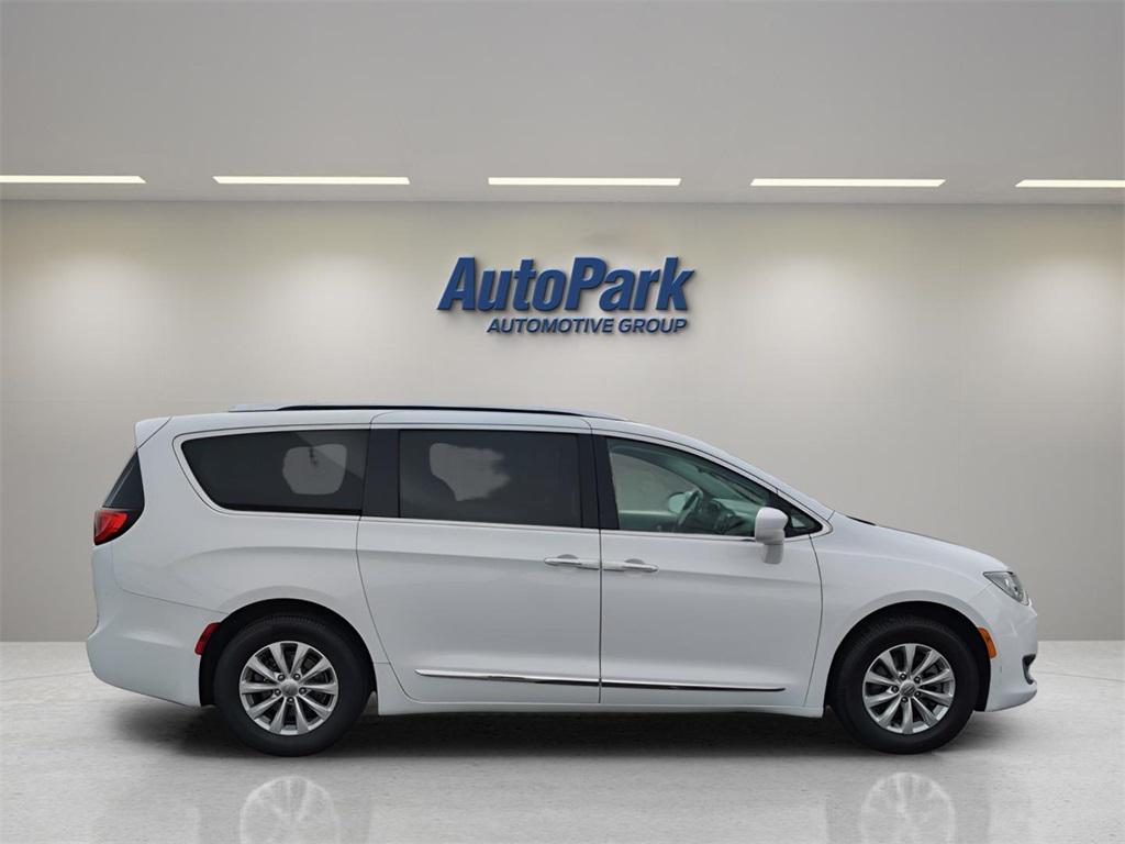 used 2018 Chrysler Pacifica car, priced at $14,995