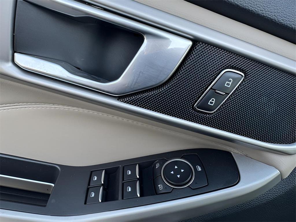 used 2023 Ford Explorer car, priced at $29,995