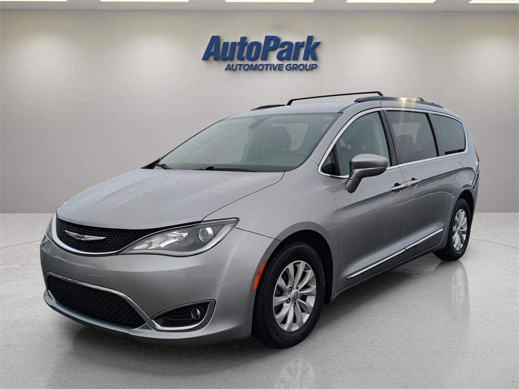 used 2017 Chrysler Pacifica car, priced at $12,995