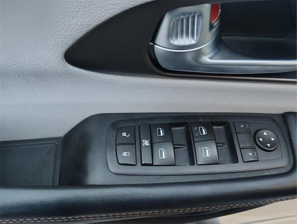 used 2017 Chrysler Pacifica car, priced at $12,995