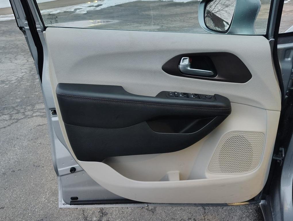 used 2017 Chrysler Pacifica car, priced at $12,995