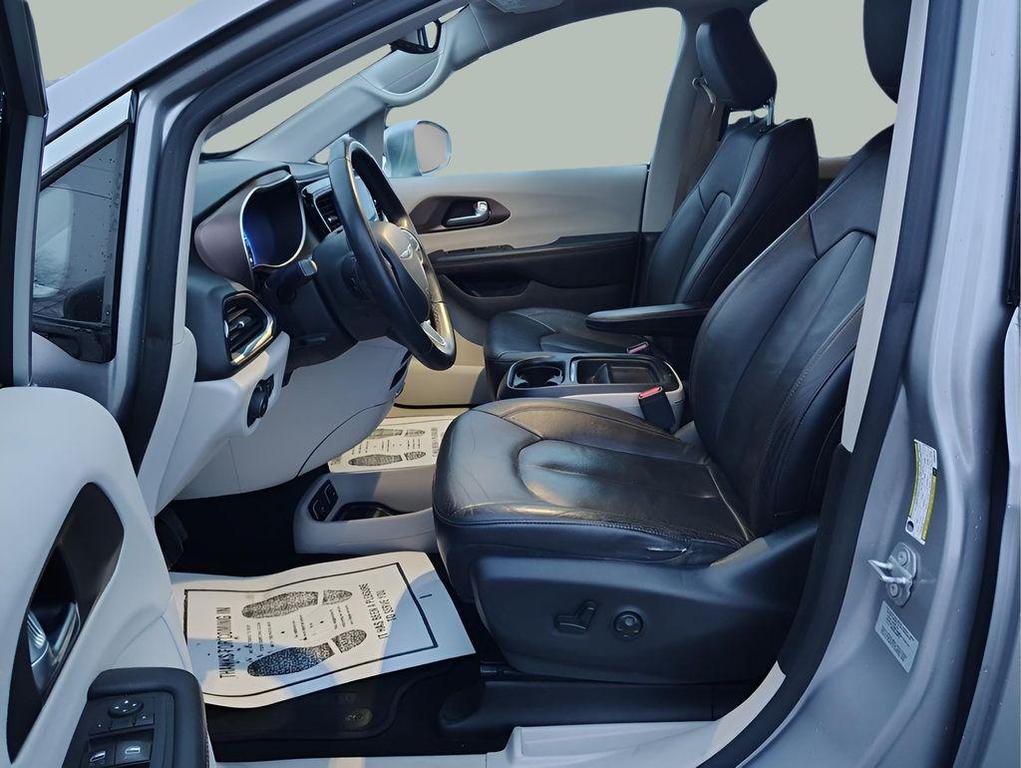used 2017 Chrysler Pacifica car, priced at $13,995