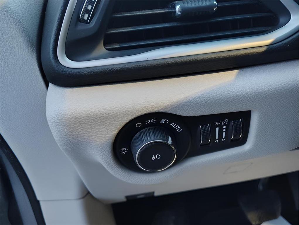 used 2017 Chrysler Pacifica car, priced at $12,995