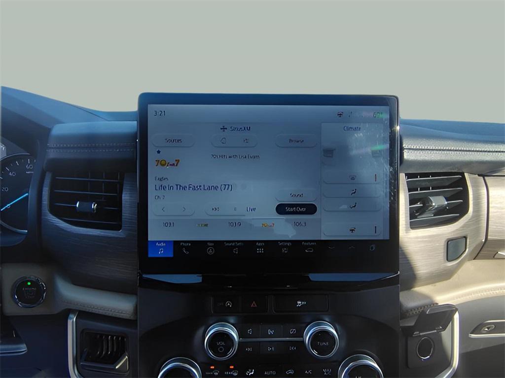 used 2024 Ford Expedition car, priced at $48,995