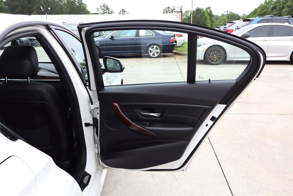 BMW 3 Series view 36