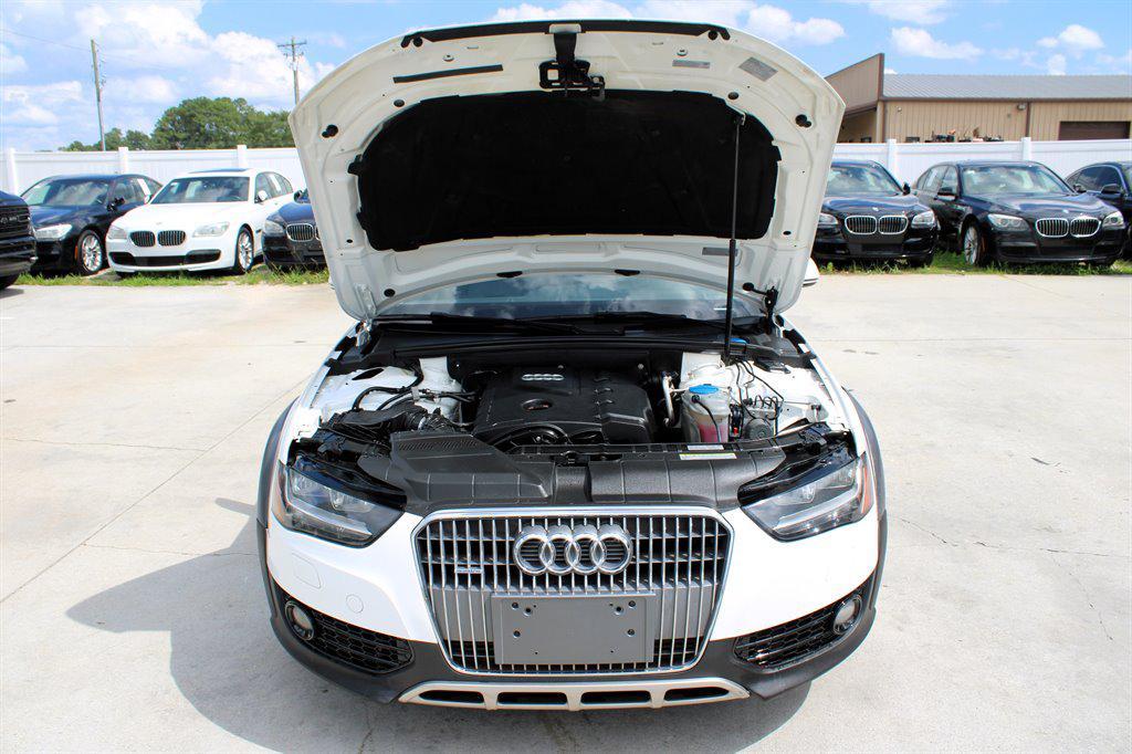 2013 White Audi allroad