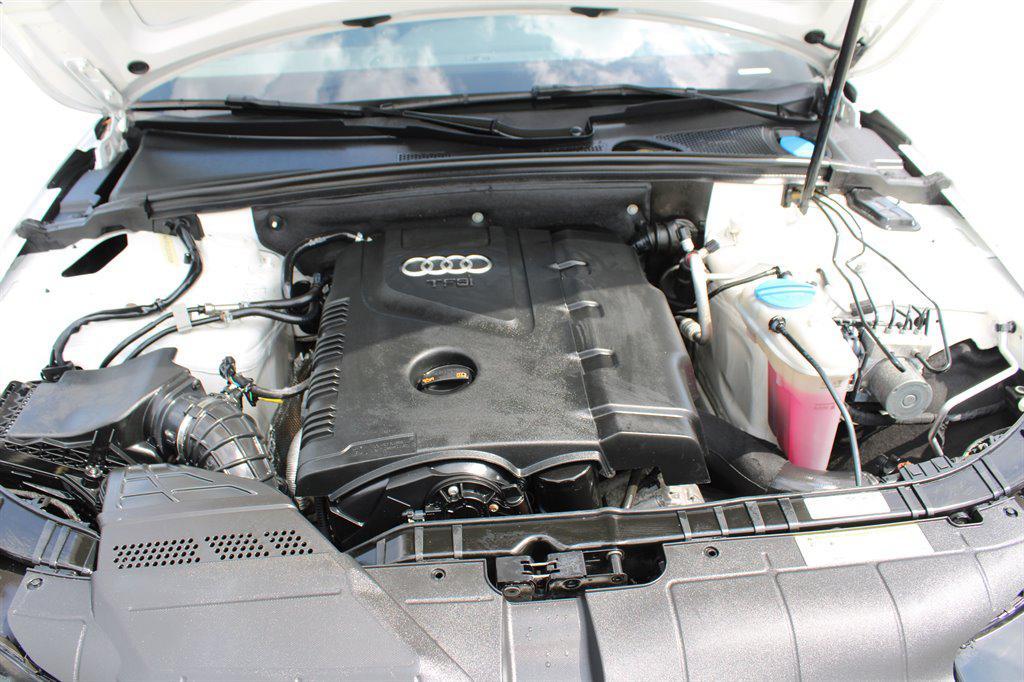 2013 White Audi allroad