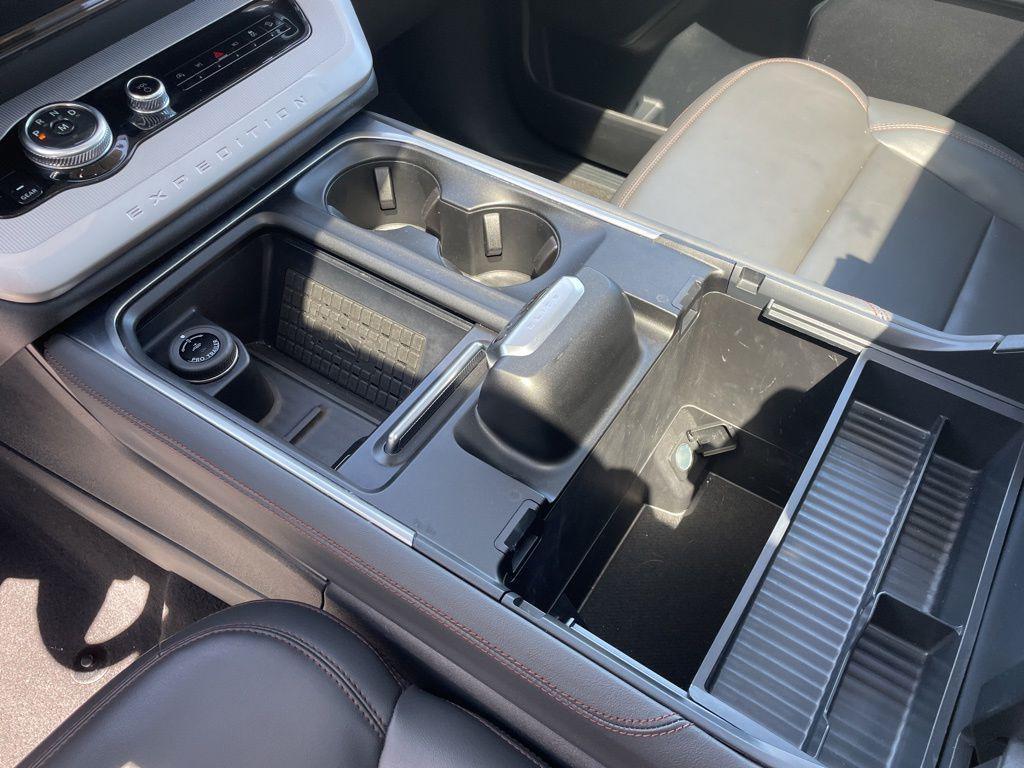 used 2025 Ford Expedition Max car, priced at $57,995