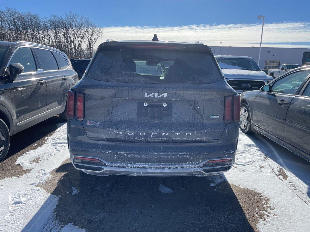 used 2022 Kia Sorento Hybrid car, priced at $18,999