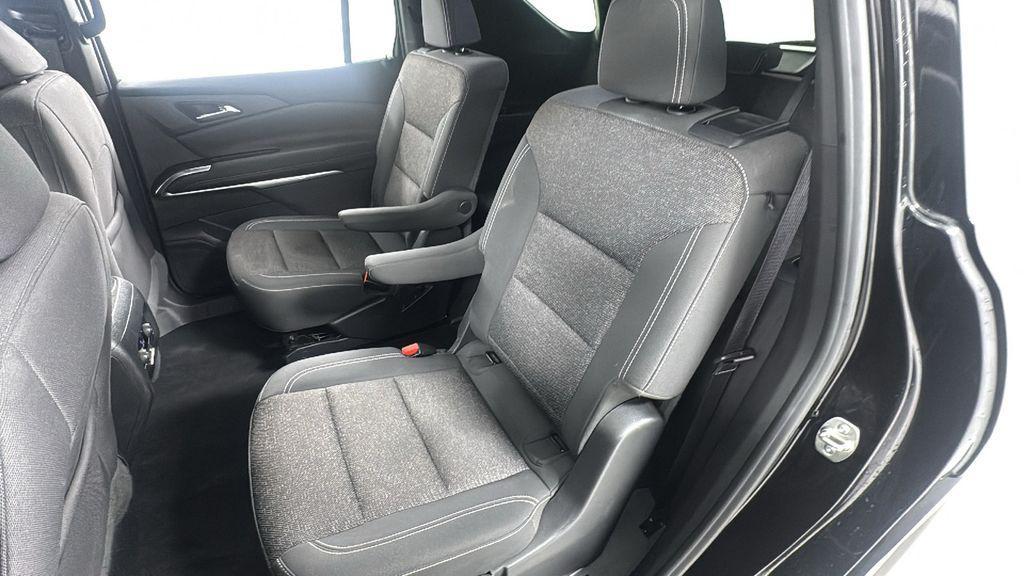 used 2024 Chevrolet Traverse car, priced at $34,995