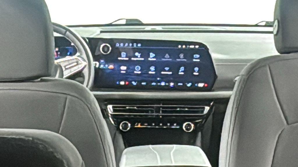 used 2024 Chevrolet Traverse car, priced at $34,995