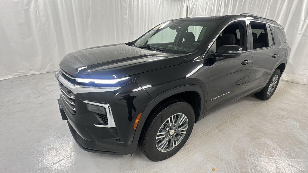 used 2024 Chevrolet Traverse car, priced at $34,995