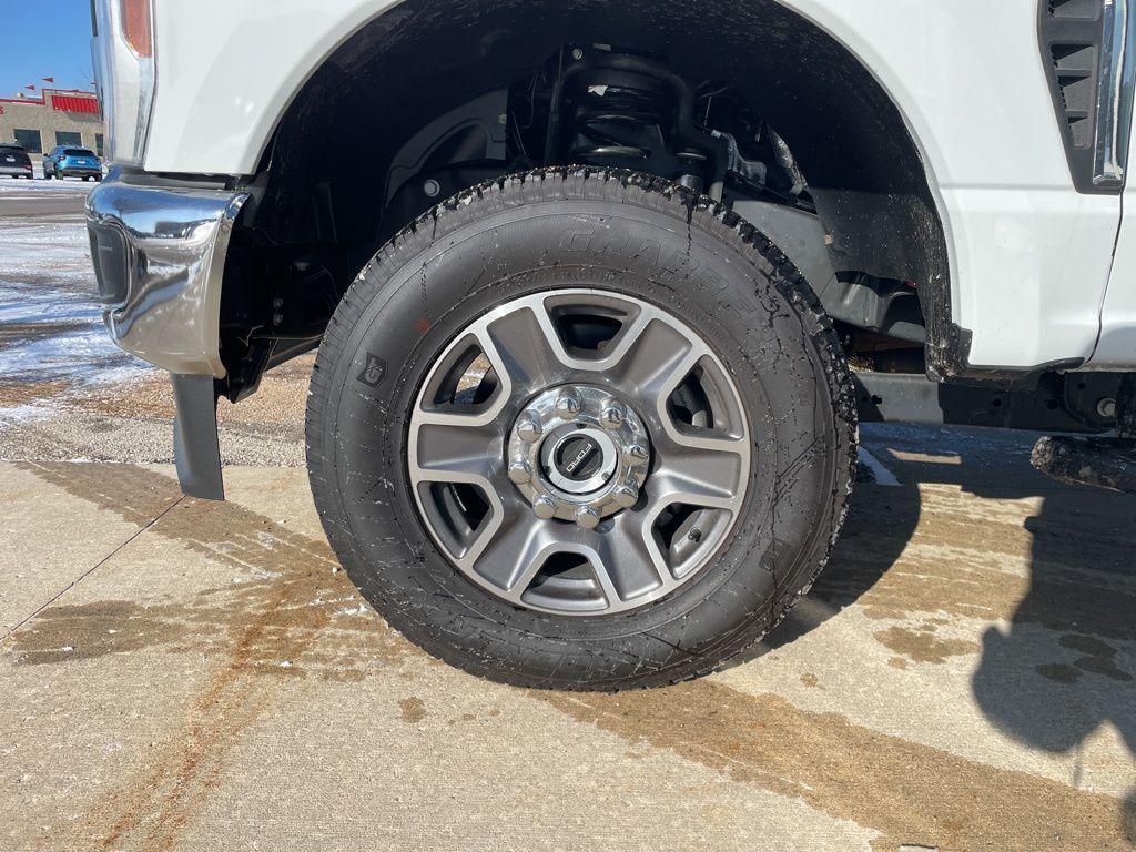 new 2025 Ford F-250 car, priced at $58,689