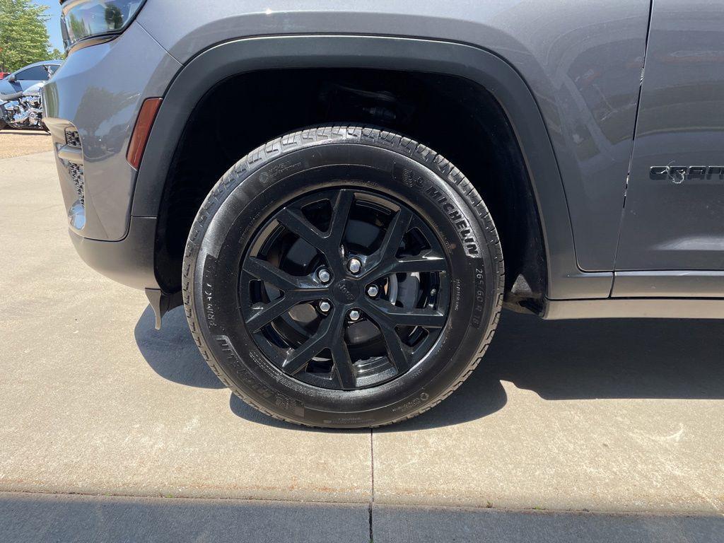 used 2024 Jeep Grand Cherokee car, priced at $32,595