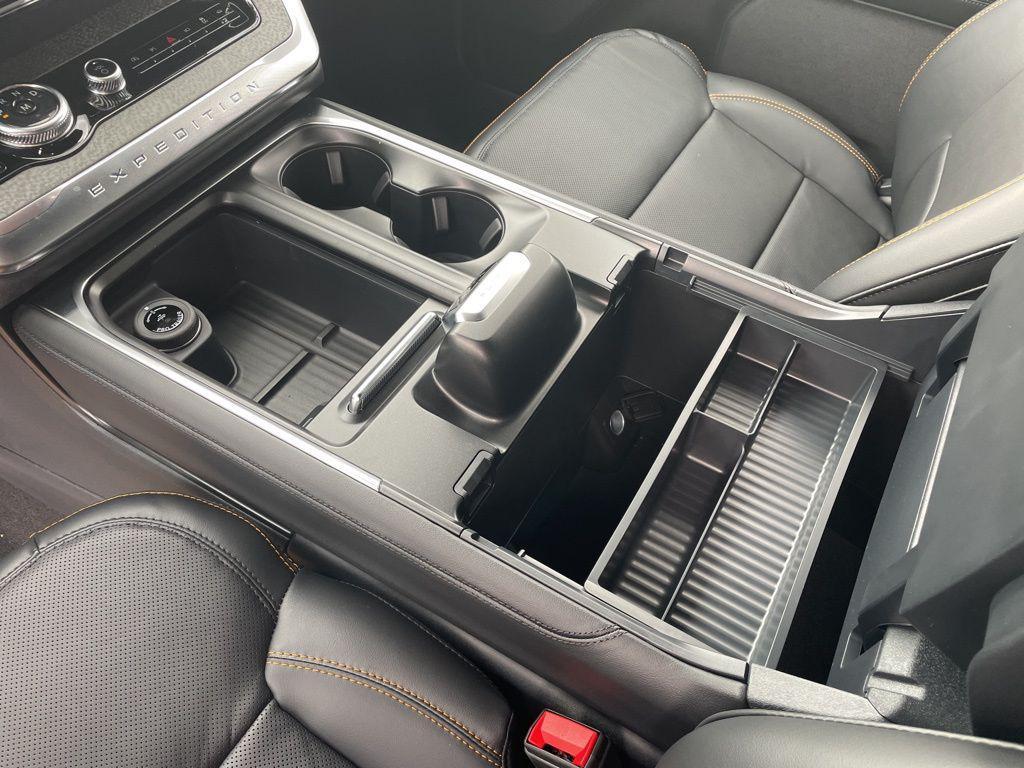 new 2026 Ford Expedition car, priced at $83,328