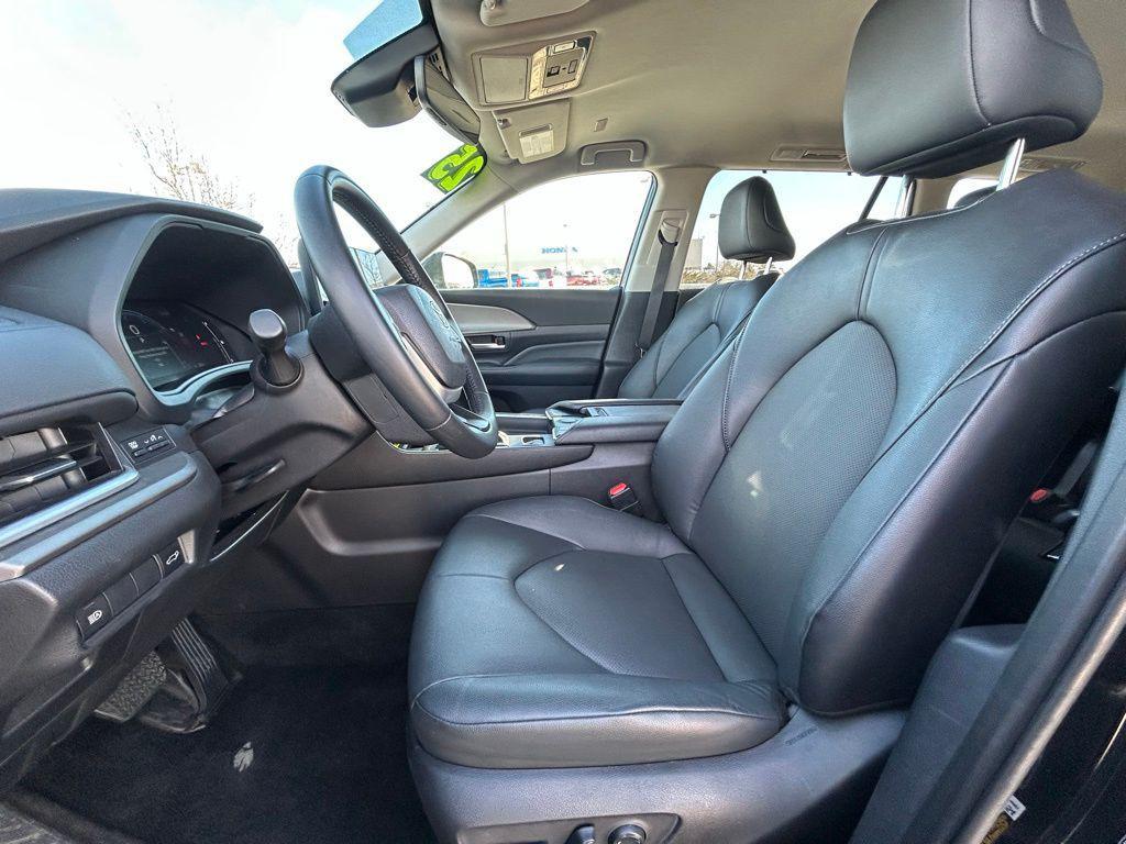 used 2025 Toyota Grand Highlander car, priced at $41,000