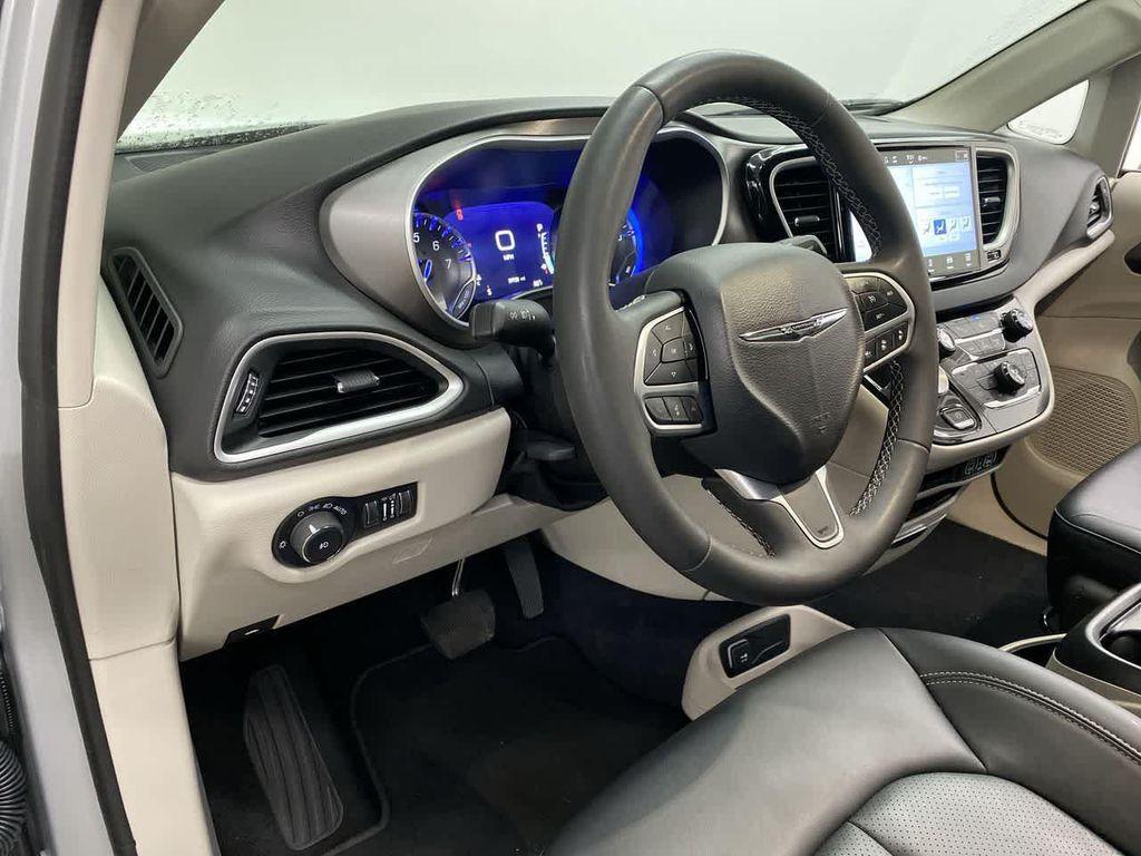 used 2024 Chrysler Pacifica car, priced at $23,040