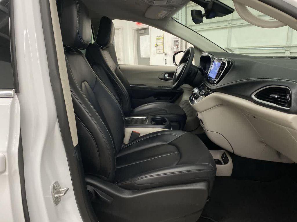 used 2024 Chrysler Pacifica Hybrid car, priced at $25,990