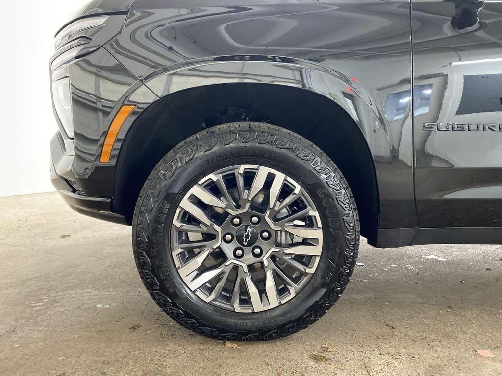 used 2025 Chevrolet Suburban car, priced at $69,990