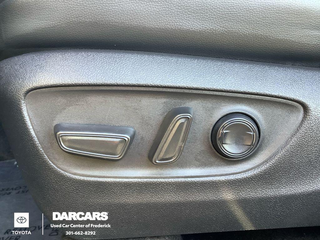 used 2023 Toyota Highlander car, priced at $35,300