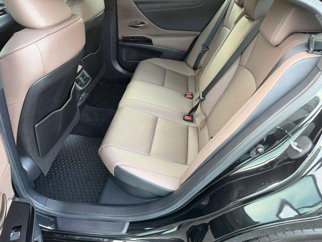 used 2023 Lexus ES 300h car, priced at $32,998