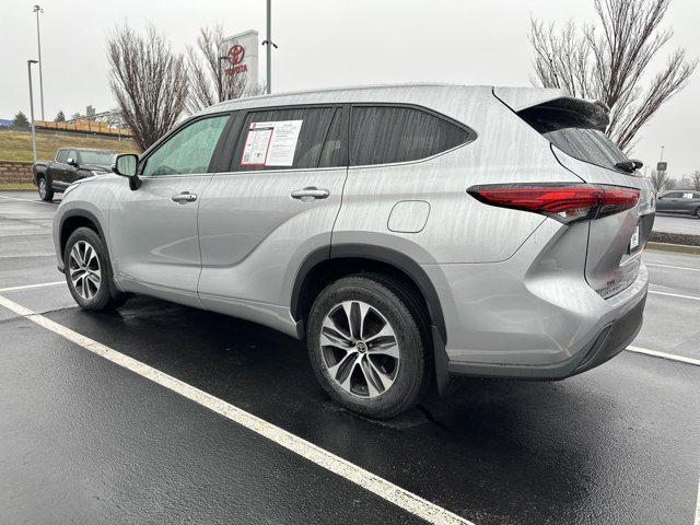 used 2022 Toyota Highlander Hybrid car, priced at $37,220