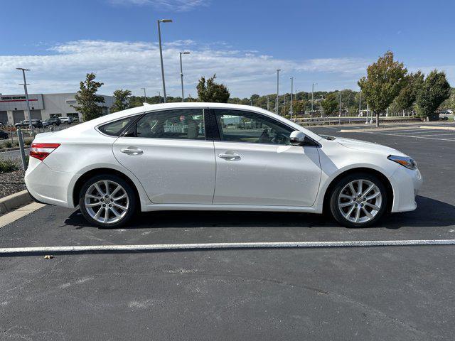2014 Blizzard Pearl Toyota Avalon