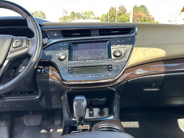 2014 Blizzard Pearl Toyota Avalon