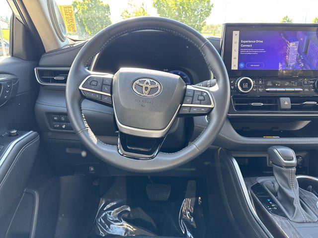 used 2024 Toyota Highlander car, priced at $46,987