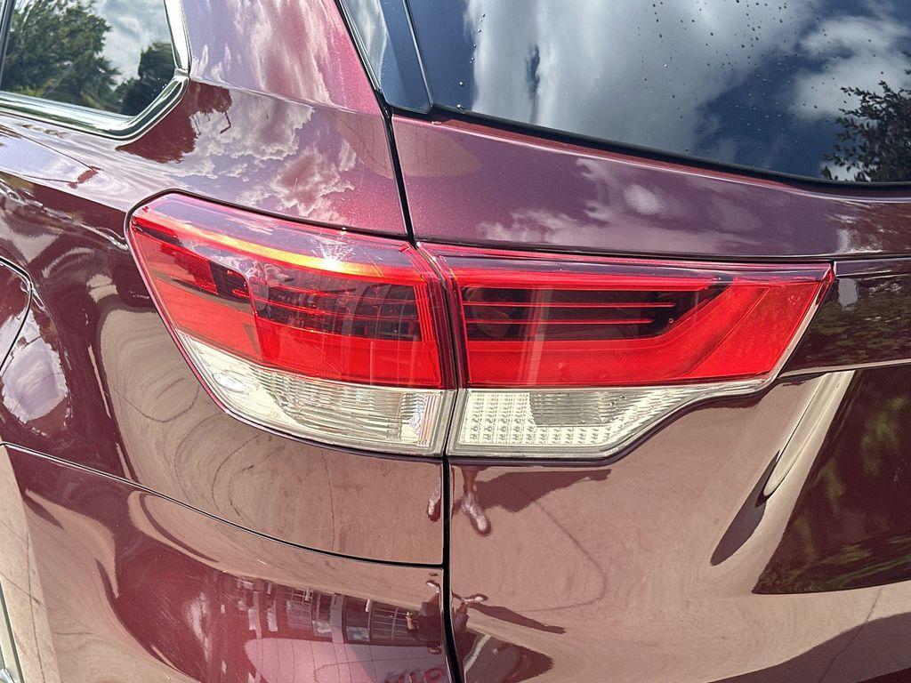 used 2017 Toyota Highlander Hybrid car, priced at $24,035